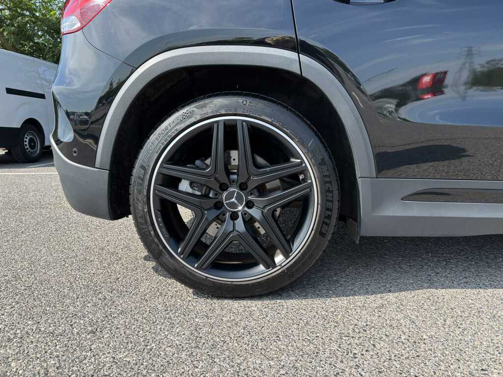 Mercedes-Benz GLA Class 35 4Matic Premium 2023 Black #6