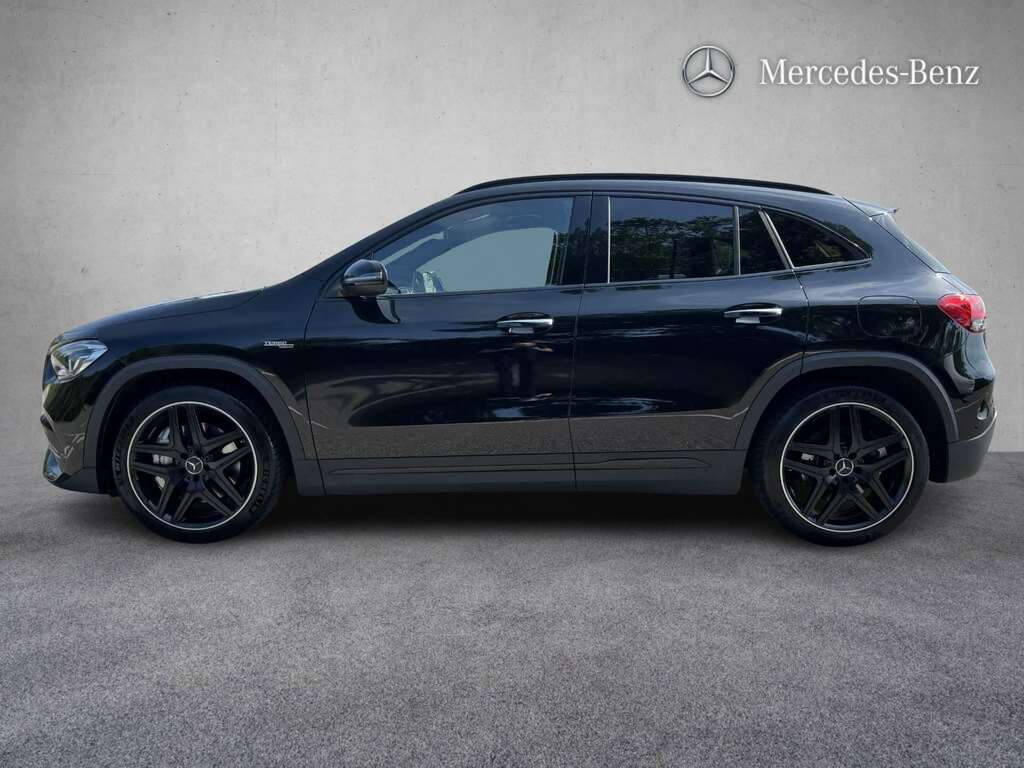 Mercedes-Benz GLA Class 35 4Matic Premium 2023 Black #2