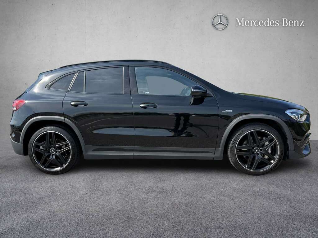 Mercedes-Benz GLA Class 35 4Matic Premium 2023 Black #3