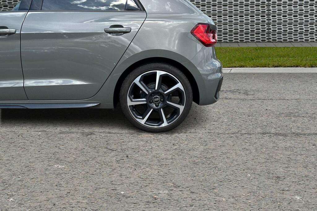 Audi A1 25 Tfsi Black Edition 2023 BV73WDY Grey #4