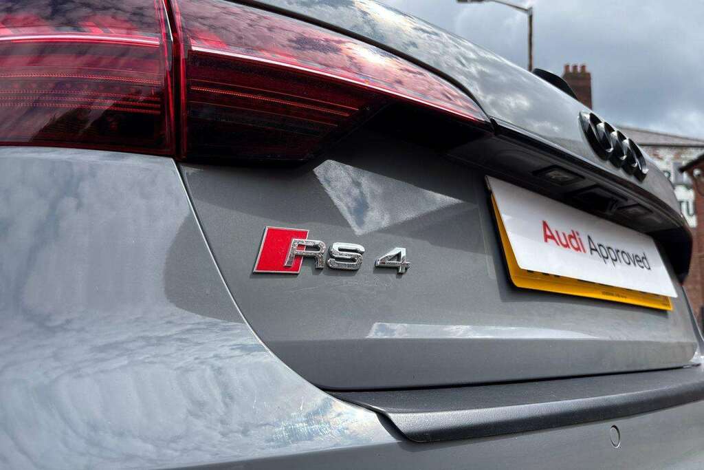 Audi RS4 Carbon Black Black #12
