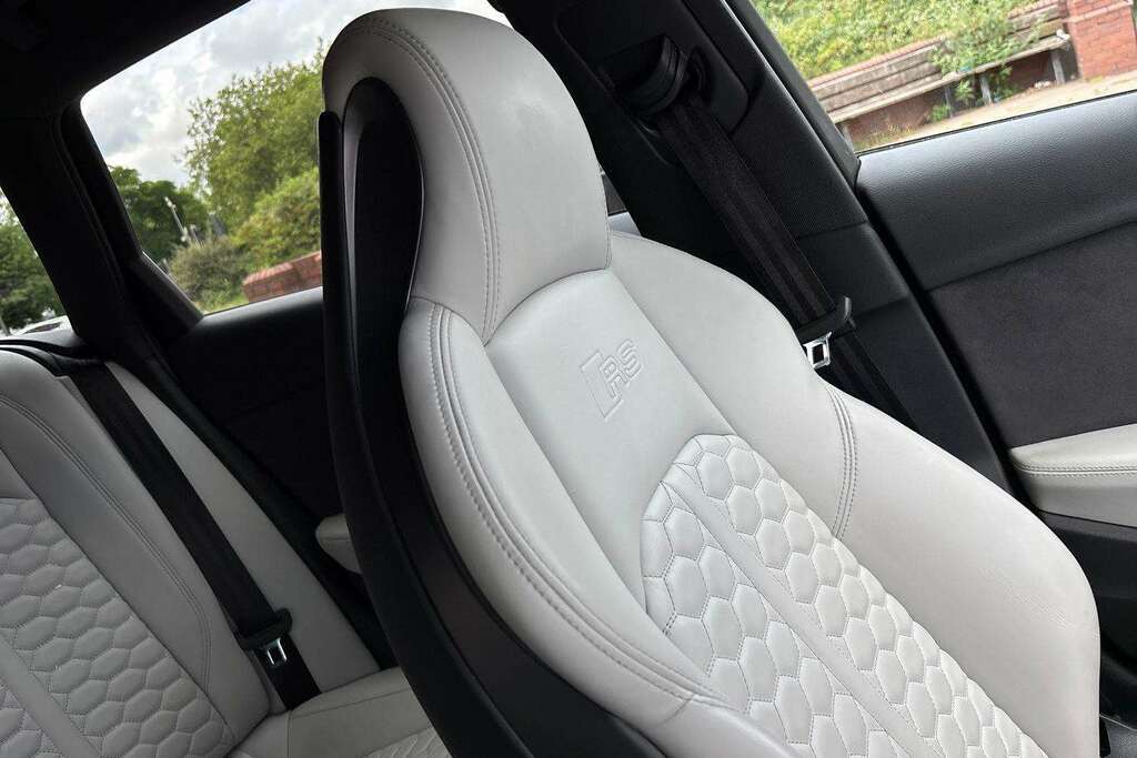 Audi RS4 Carbon Black Black #32