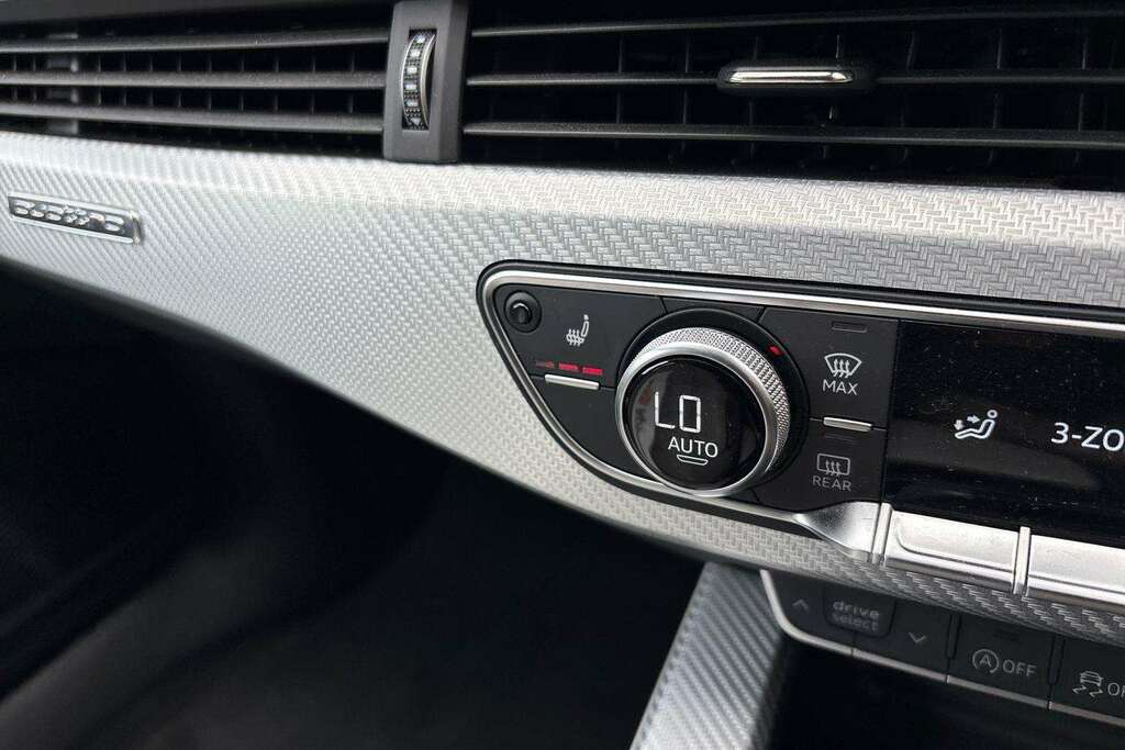 Audi RS4 Carbon Black Black #28