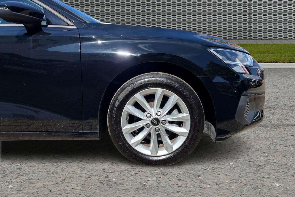 Audi A3 30 Tfsi Technik 2023 SW23GKV Black #5