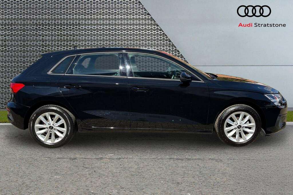 Audi A3 30 Tfsi Technik 2023 SW23GKV Black #4