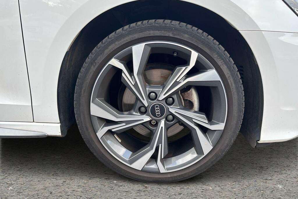 Audi A3 35 Tfsi S Line S Tronic 2024 BT24YMM White #5