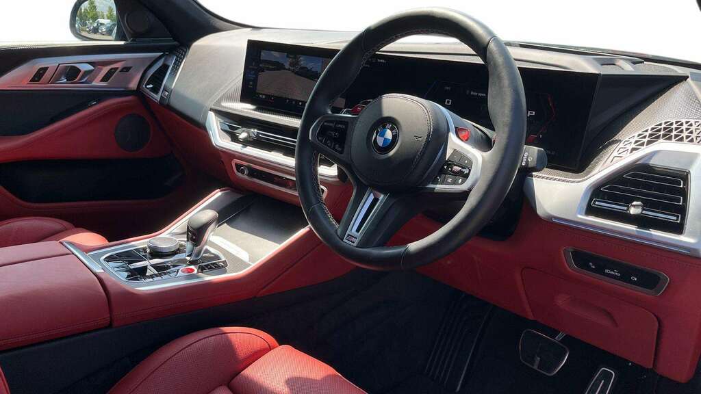 BMW XM 50E 2024 Green #6
