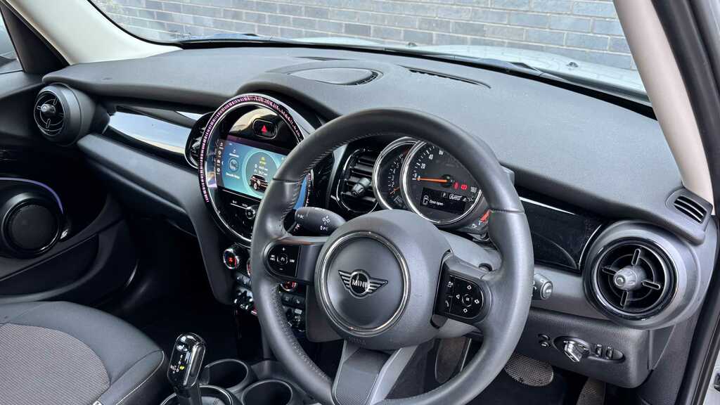 Mini Hatch 1.5 Cooper Classic 2022 RO72HZD Grey #6