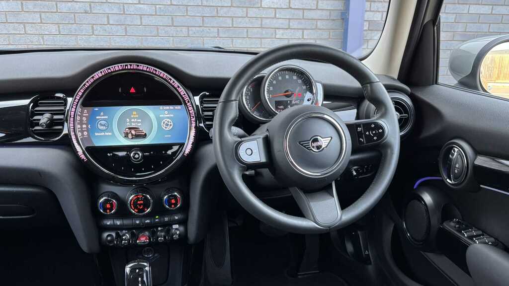 Mini Hatch 1.5 Cooper Classic 2022 RO72HZD Grey #4