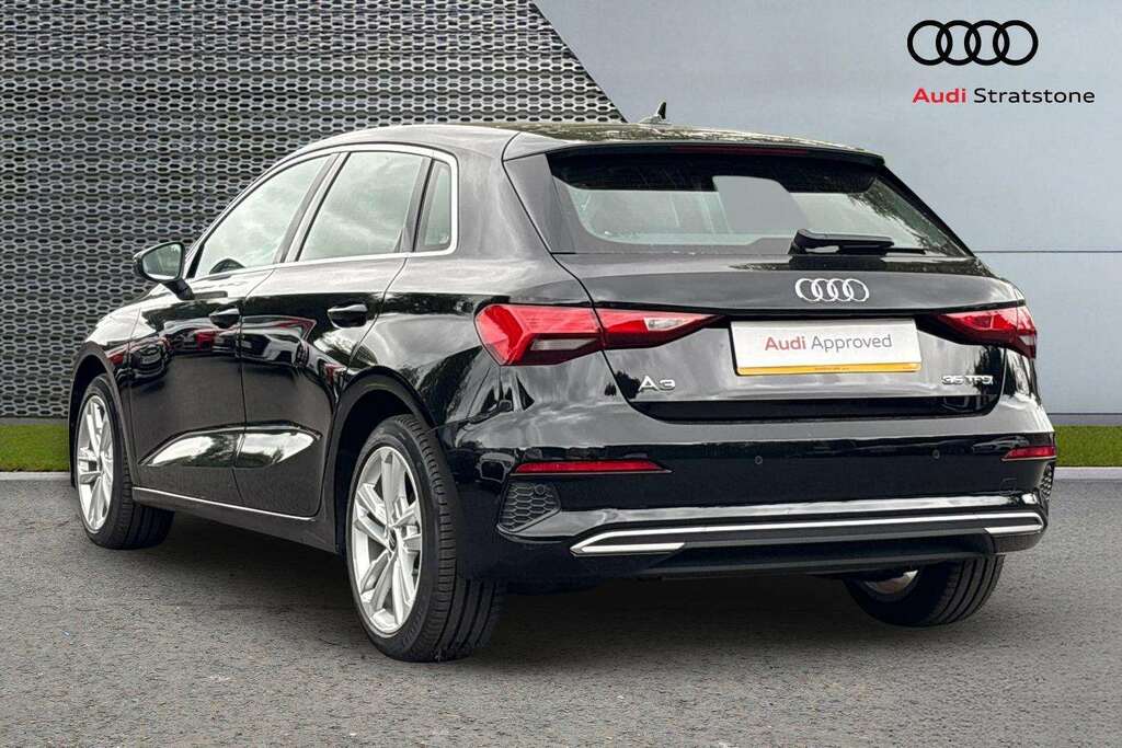 Audi A3 35 Tfsi Sport 2022 LT22FYO Black #2
