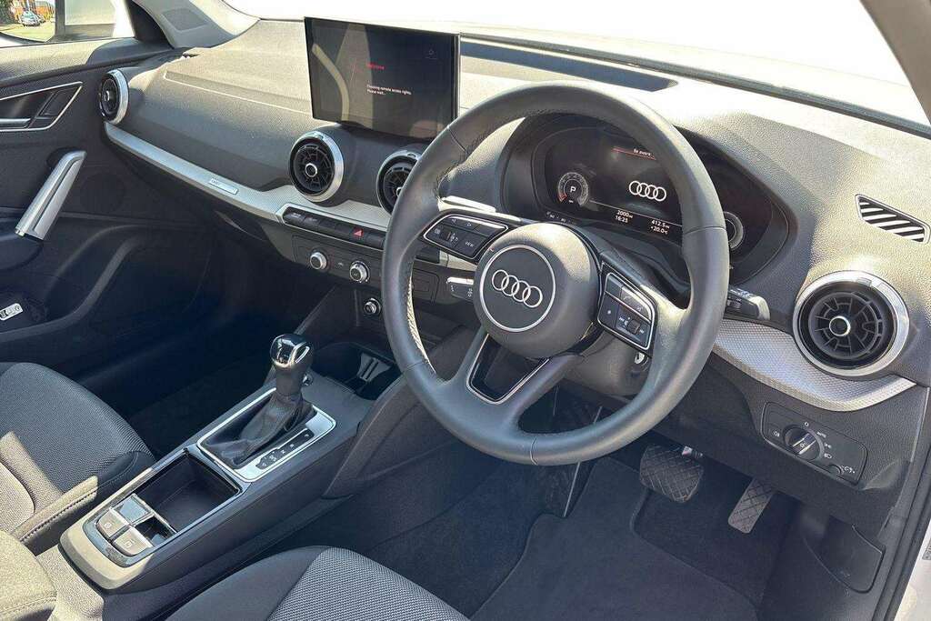 Audi Q2 35 Tfsi Sport S Tronic 2025 White #6