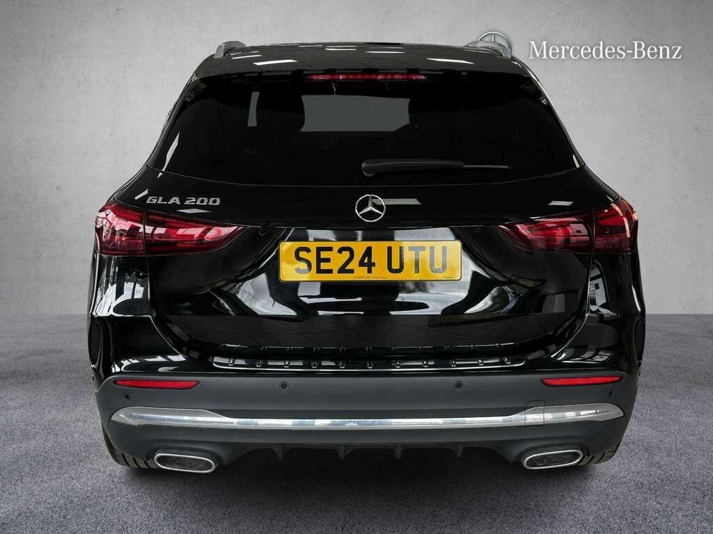 Mercedes-Benz GLA Class 200 Amg Line Executive 2024 SE24UTU Black #5