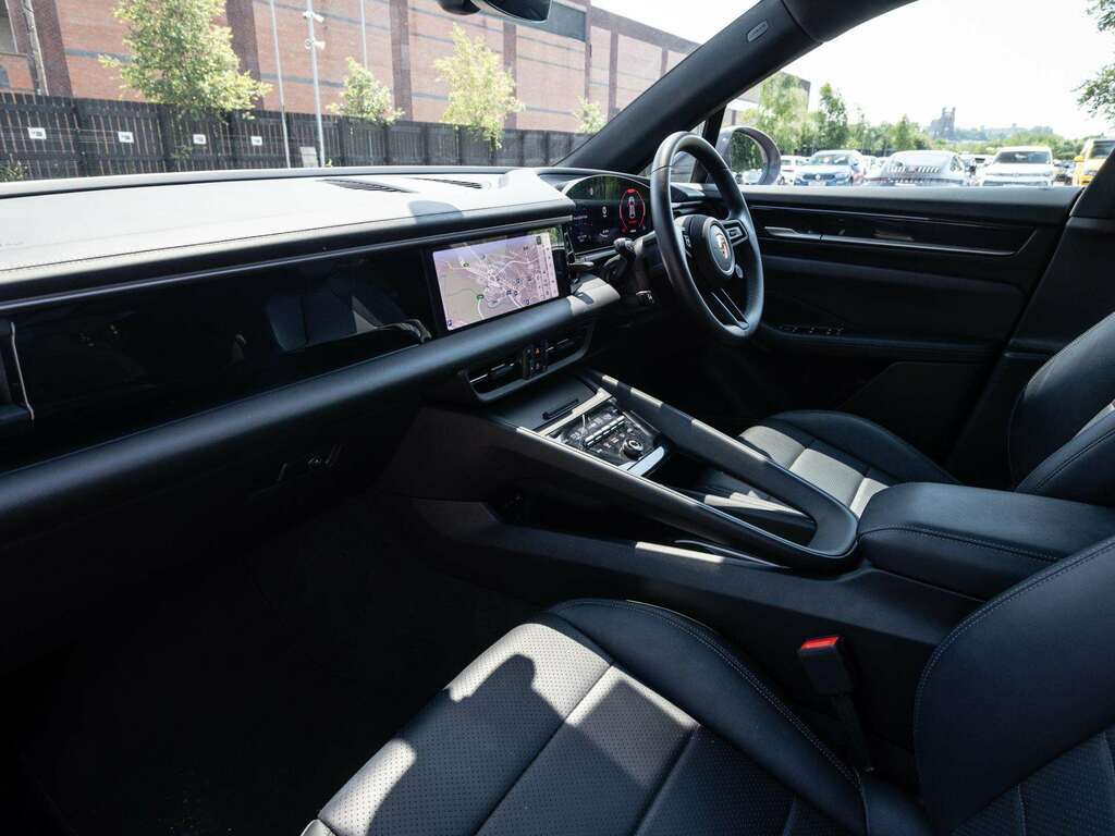 Porsche Macan Electric 2025 PE25DCO Purple #5