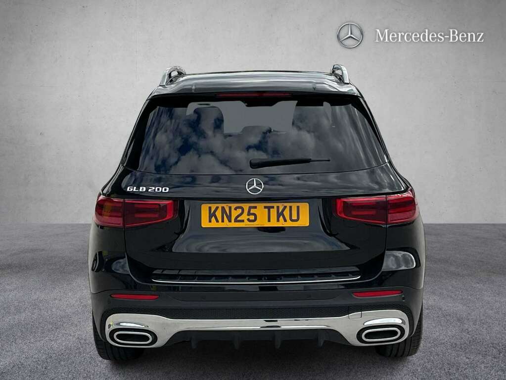 Mercedes-Benz GLB Class 200 Amg Line Executive 7G-tronic 2025 KN25TKU Black #4