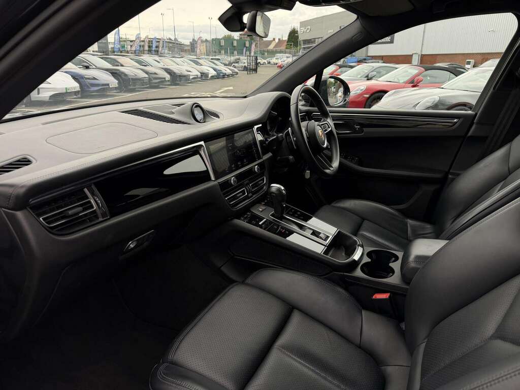 Porsche Macan S S-a 2022 MD72CVW Black #4