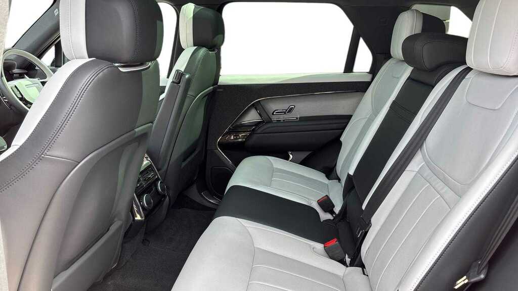 Land Rover Range Rover Sport 3.0 D300 Dynamic Se 2024 KS74ZBV Red #4