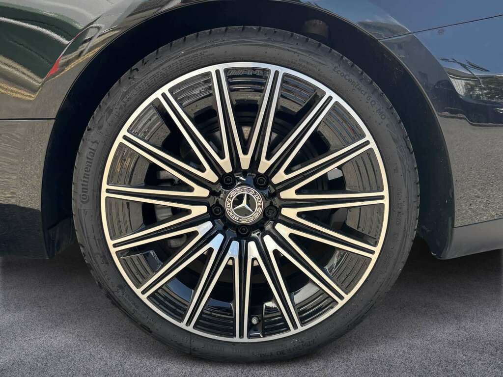 Mercedes-Benz CLE Class 300 4Matic Amg Line Premium 9G-tronic 2025 Black #4