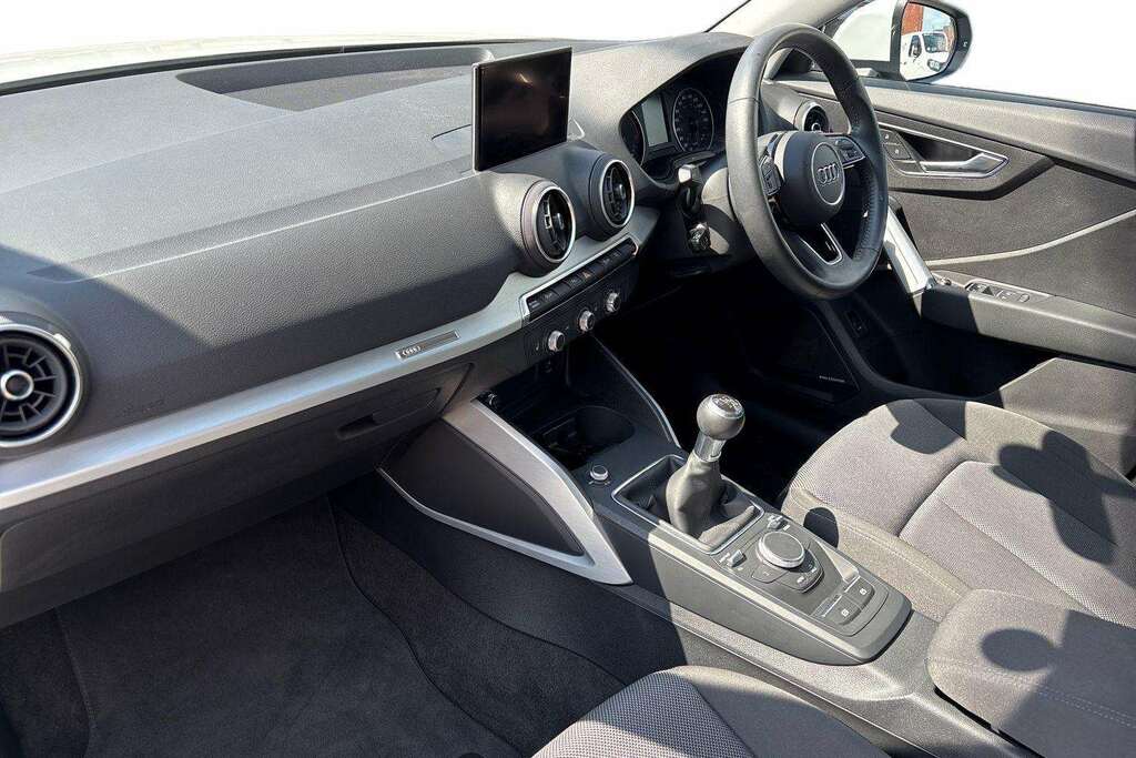 Audi Q2 1.0 Tfsi Sport 2019 White #2