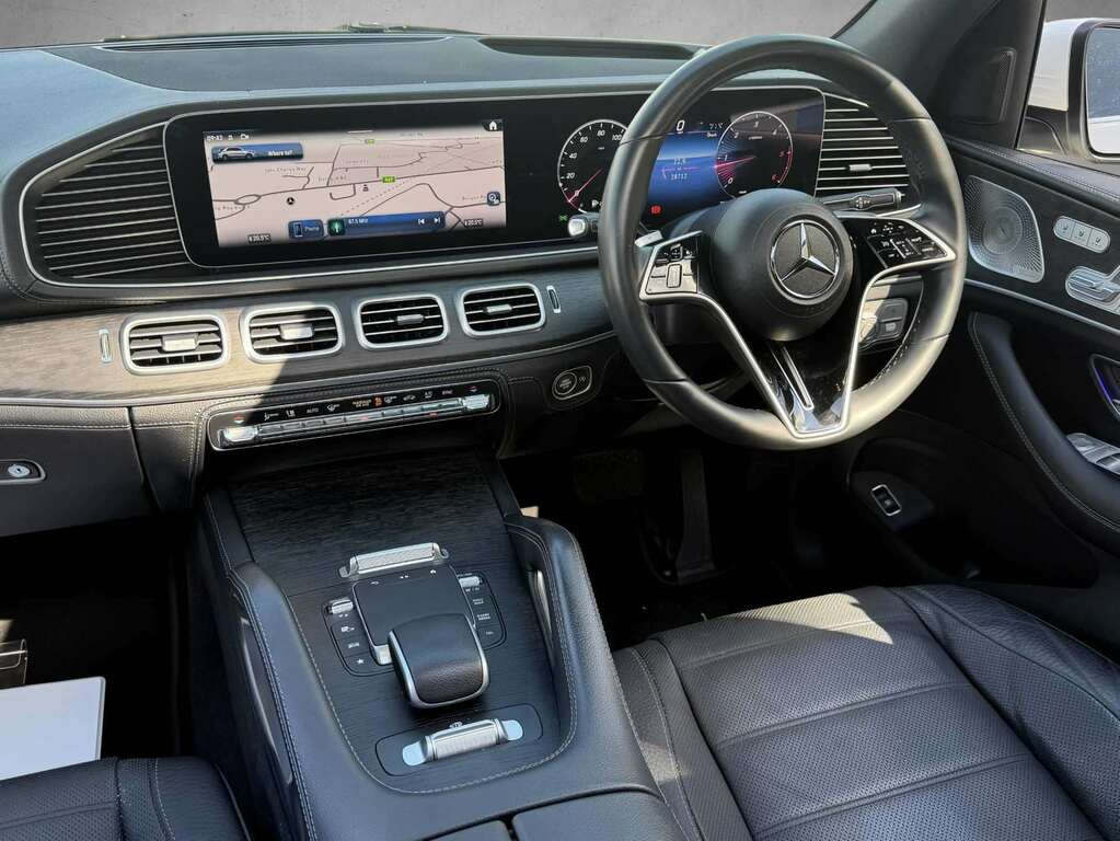 Mercedes-Benz GLE Class 300D 4Matic Amg Line Prem 9G-tronic 7 St 202 White #4