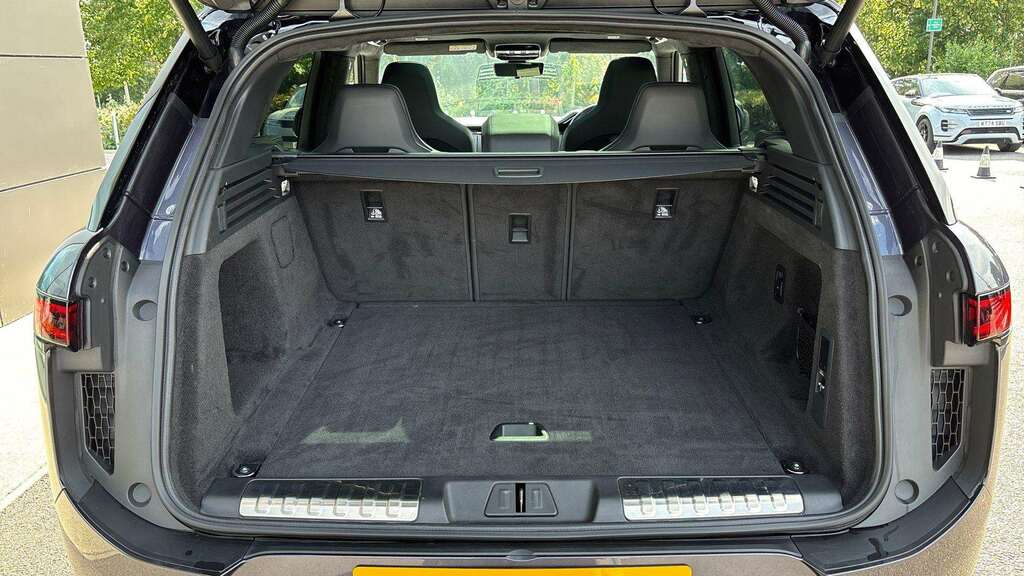 Land Rover Range Rover Sport 4.4 P635 V8 Sv 2026 KR26CRZ Black #3