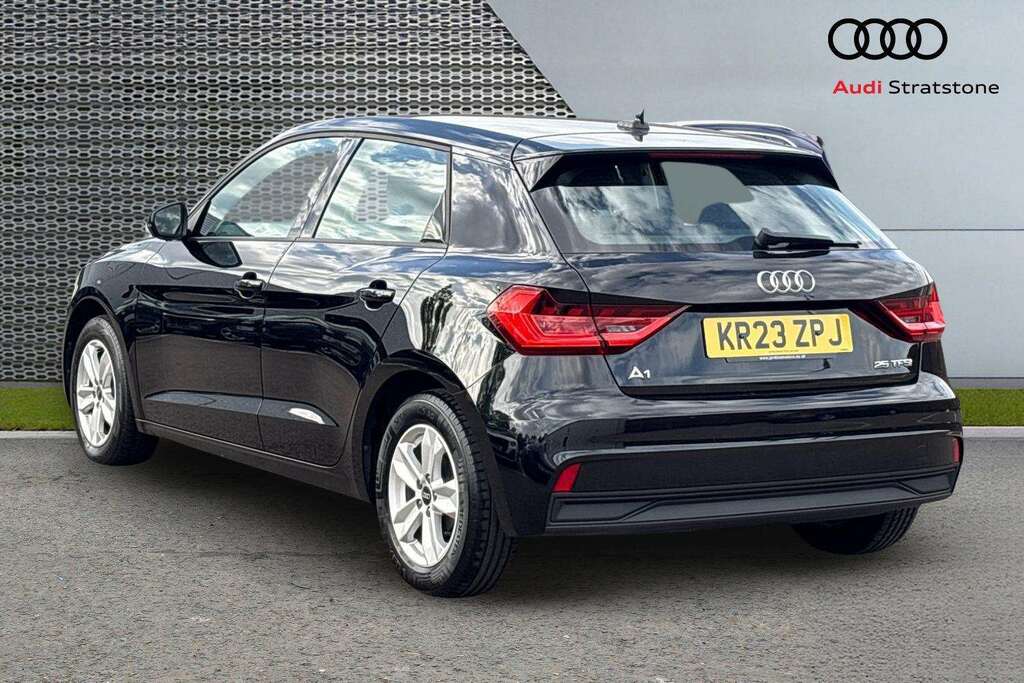 Audi A1 Audi A1 Sportback S Line 30 Tfsi 110 Ps S Tronic White #3