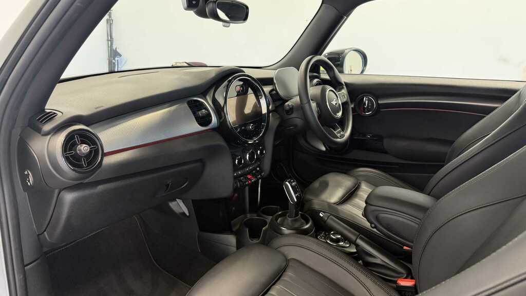 Mini Hatch 1.5 Cooper Exclusive 2023 YR72KVV Silver #5