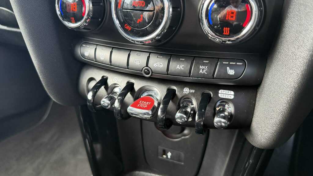 Mini Hatch 1.5 Cooper Exclusive 2023 YR72KVV Silver #6