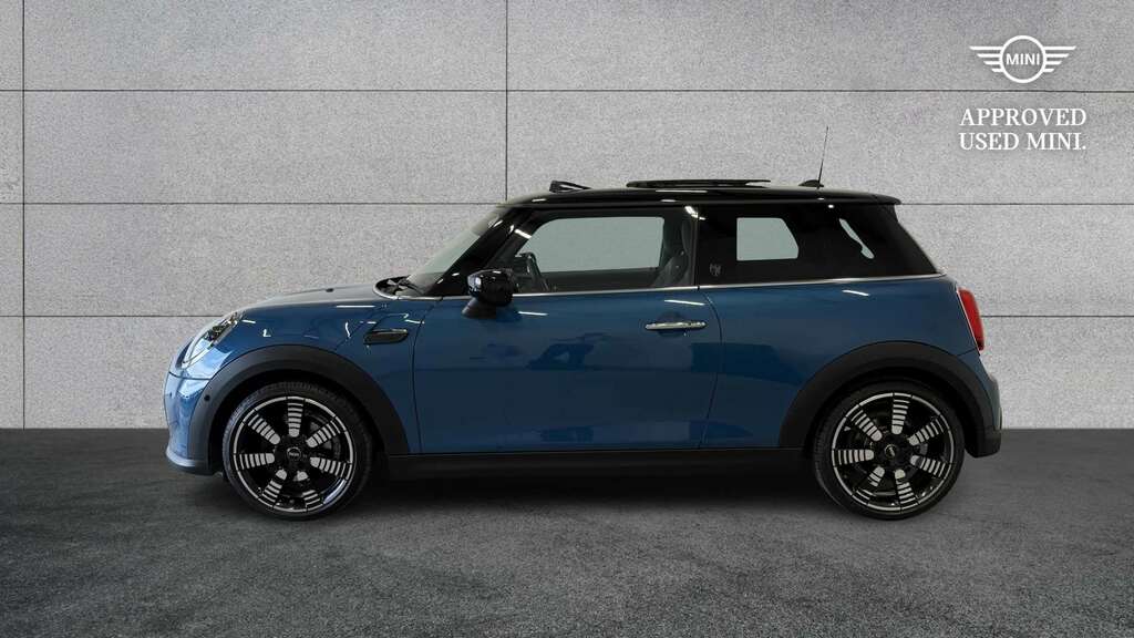 Mini Hatch 1.5 Cooper Exclusive 2022 YP72RZH Blue #2
