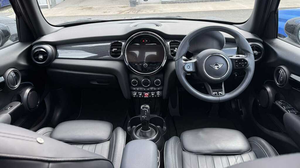 Mini Hatch 1.5 Cooper Exclusive Premium Plus 2023 YM73NFD Black #5