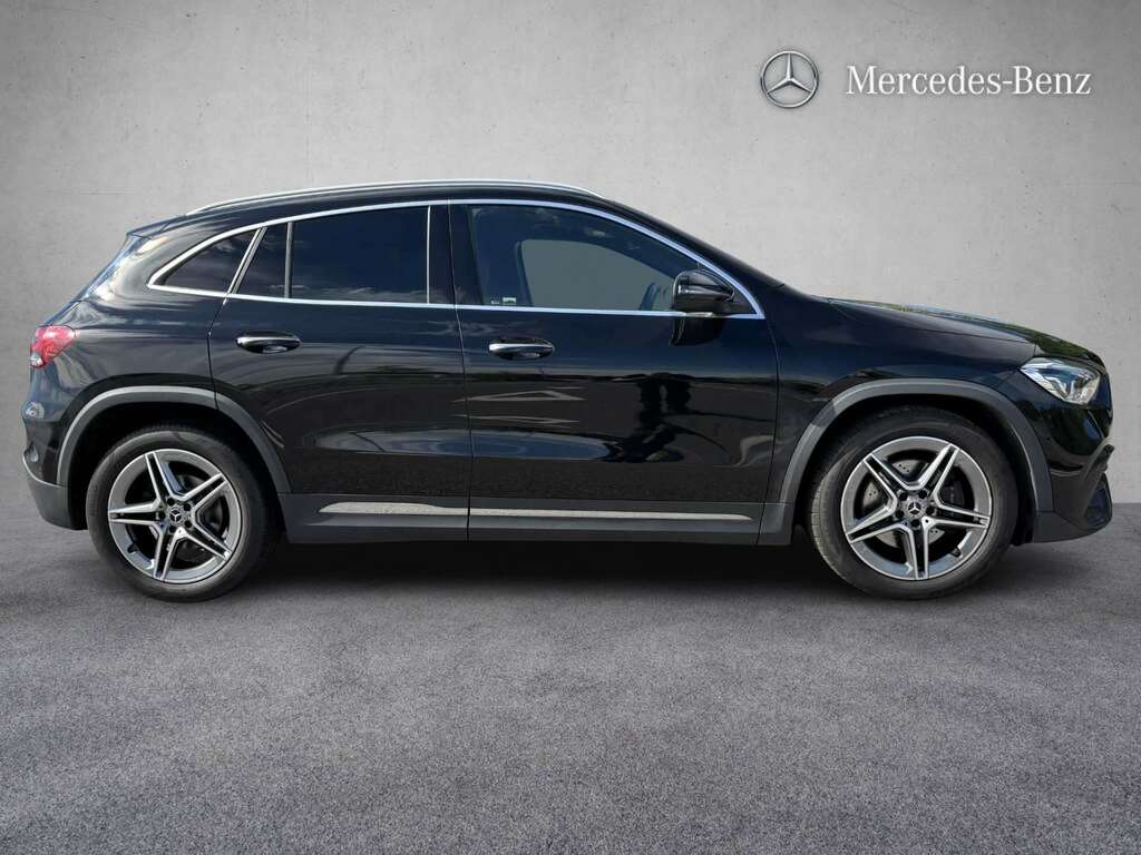 Mercedes-Benz GLA Class 200D Amg Line Premium 2021 Black