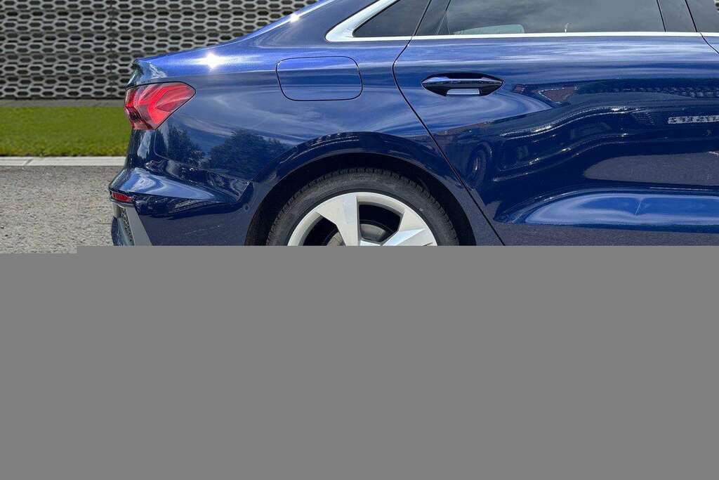 Audi A3 35 Tfsi S Line S Tronic 2023 VU73DUJ Blue #6