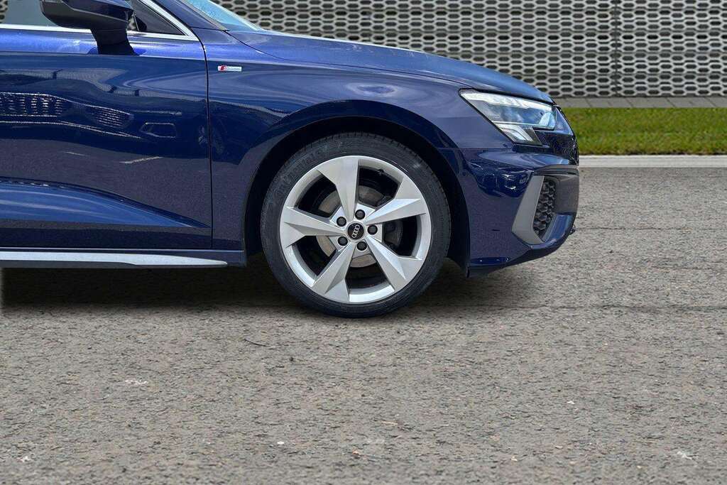 Audi A3 35 Tfsi S Line S Tronic 2023 VU73DUJ Blue #2