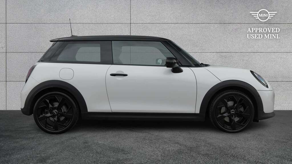 Mini Hatch 1.5 C Exclusive Level 1 2024 White #3