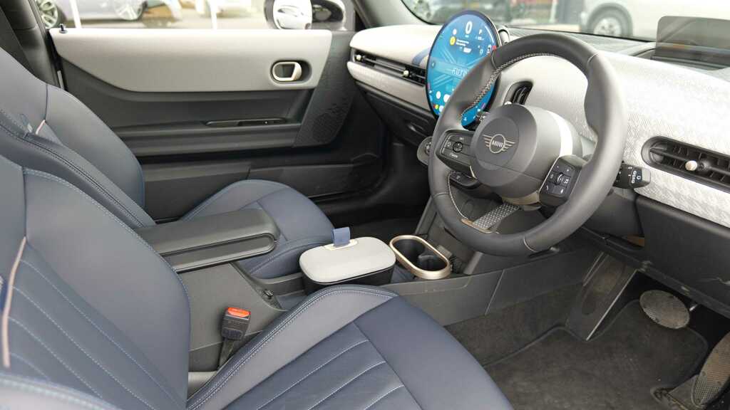 Mini Hatch 1.5 C Exclusive Level 1 2024 YX24HWG White #6