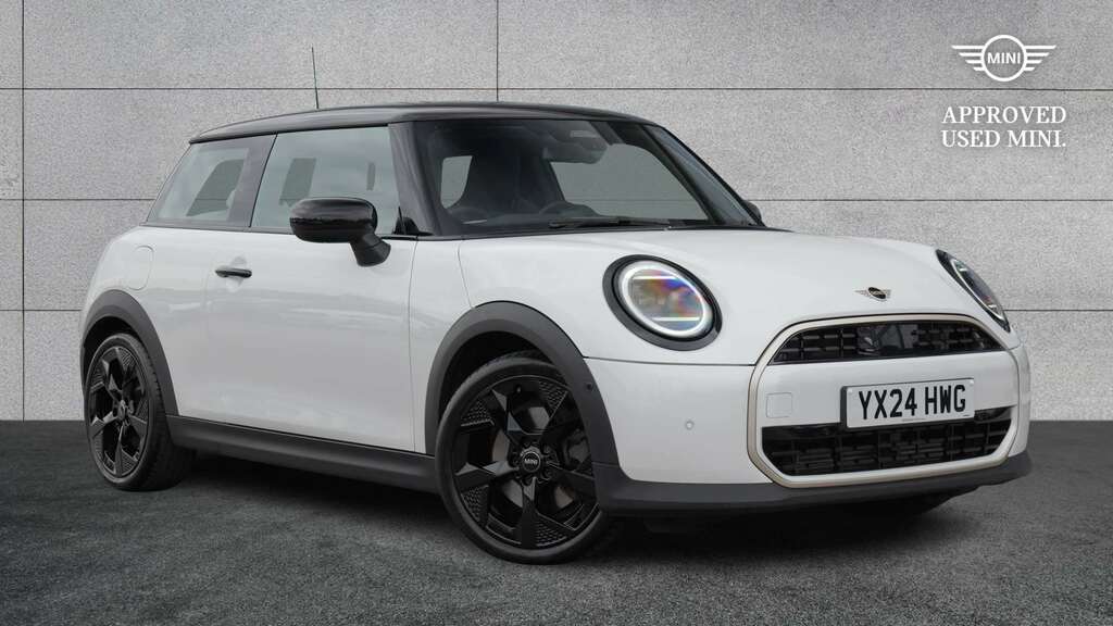 Mini Hatch 1.5 C Exclusive Level 1 2024 White