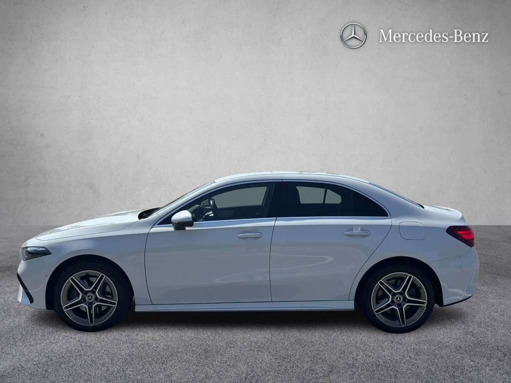 Mercedes-Benz A Class A250e Amg Line Premium 2023 White #3