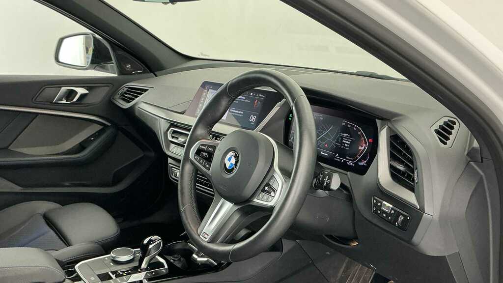 BMW 1 Series 118I 136 M Sport Step Lcp 2024 YL73RUO White #6