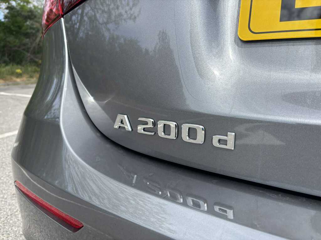 Mercedes-Benz A Class 1.3 A180h Mhev Amg Line Executive 7G-dct Euro 6 White #28