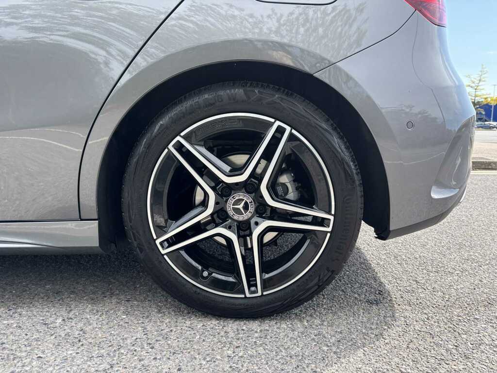 Mercedes-Benz A Class 1.3 A180h Mhev Amg Line Executive 7G-dct Euro 6 White #9