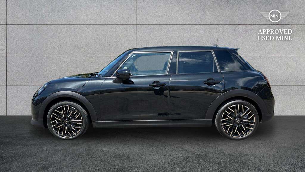 Mini Hatch 2.0 S Exclusive 2026 GD75XWR Black #4