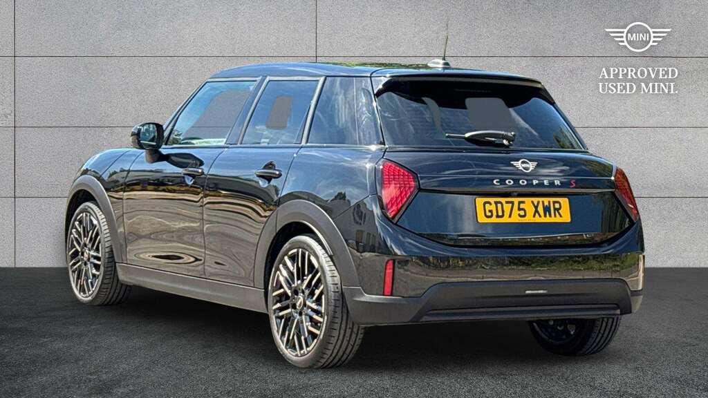 Mini Hatch 2.0 S Exclusive 2026 GD75XWR Black #2