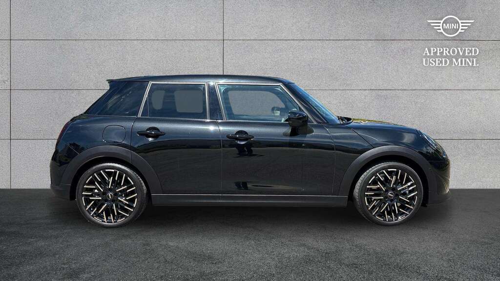Mini Hatch 2.0 S Exclusive 2026 GD75XWR Black #3