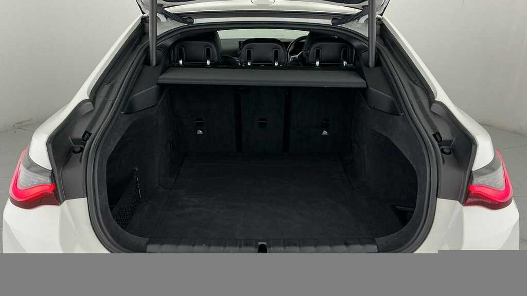 BMW i4 250Kw Edrive40 M Sport 83.9Kwh 2023 HT23MBF White #3