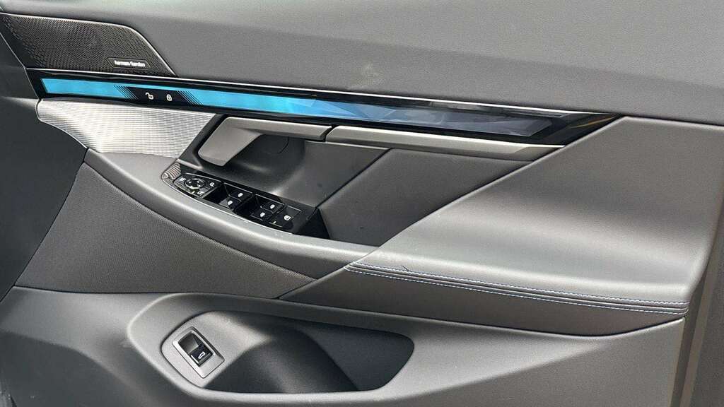 BMW 5 Series 550E Xdrive M Sport Pro 2025 Black #25