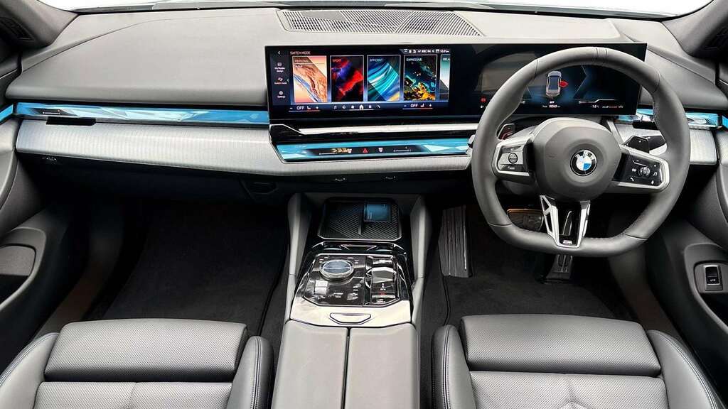 BMW 5 Series 520I M Sport 2025 Grey #5