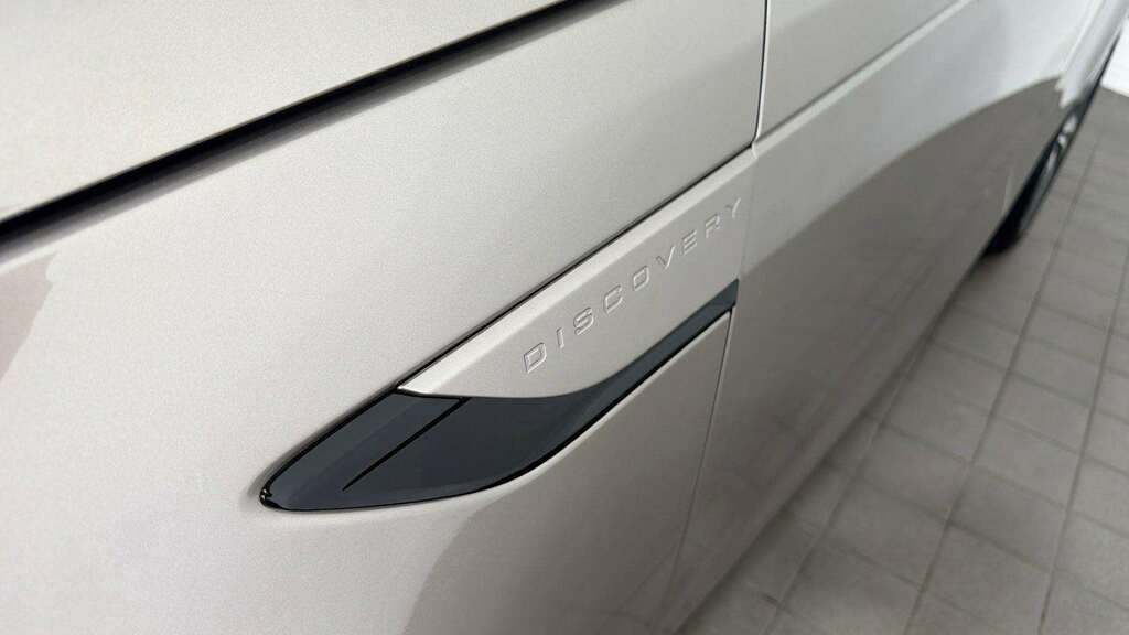 Land Rover Discovery 3.0 D300 Se Commercial Grey #20