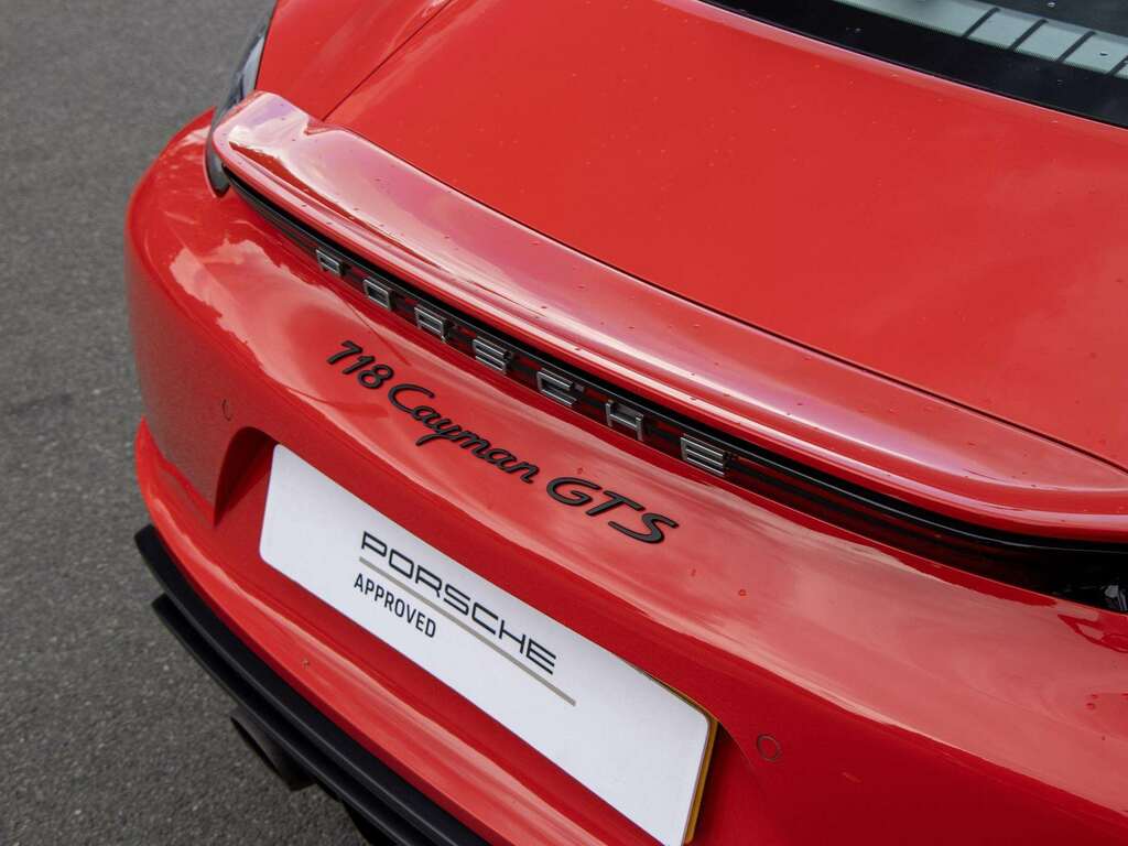 Porsche 718 Cayman Cayman Gt4 Yellow #12