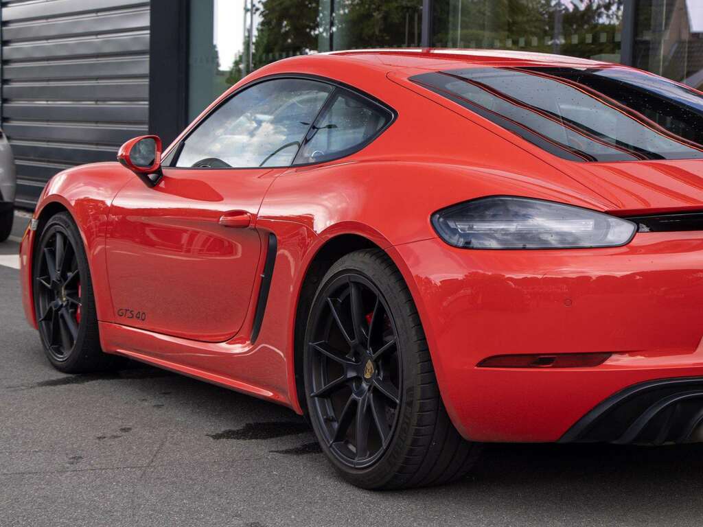 Porsche 718 Cayman Cayman Gt4 Yellow #14