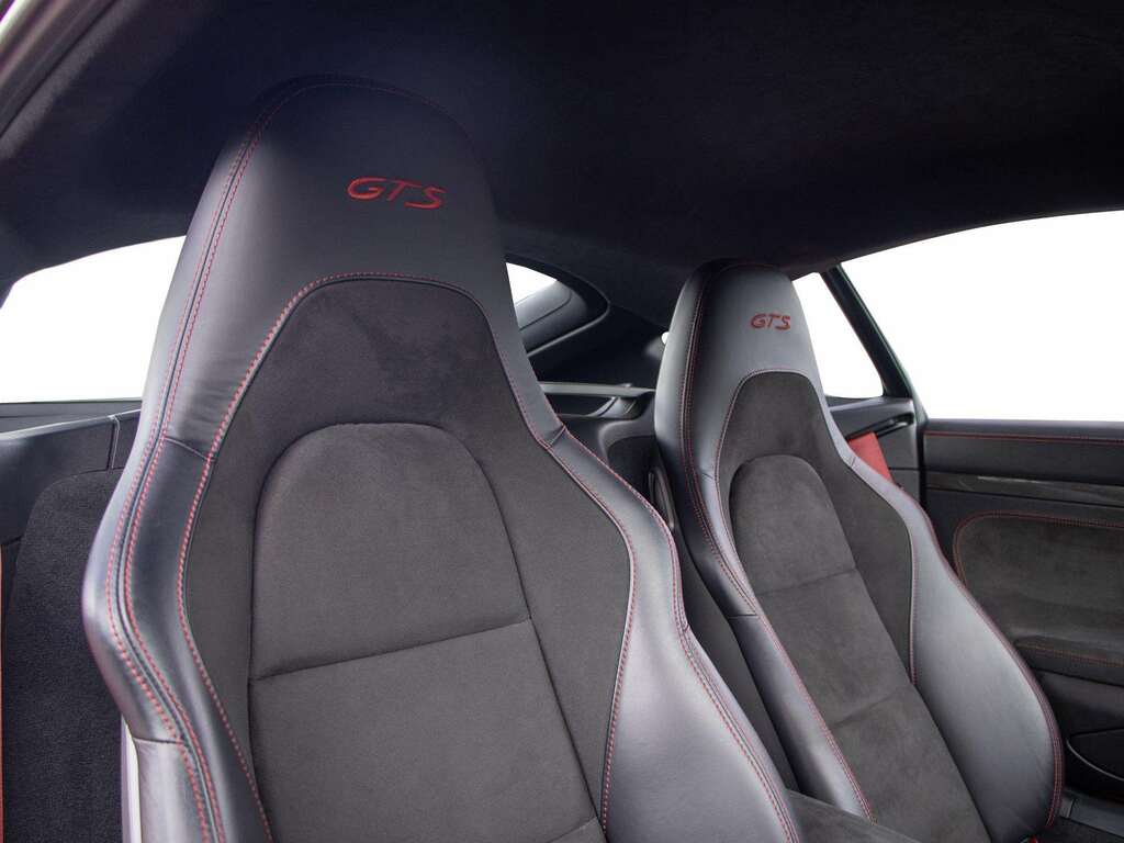 Porsche 718 Cayman Cayman Gt4 Yellow #22