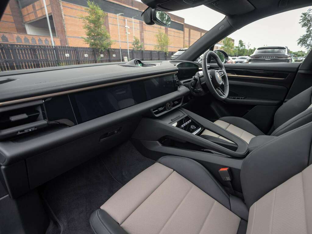 Porsche Macan 4 2026 2026 MK26KHF Black #5